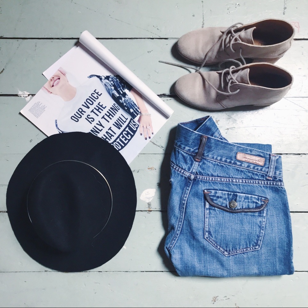 Vintage 90’s Abercrombie & Fitch Distressed Cropped Denim | Size 2